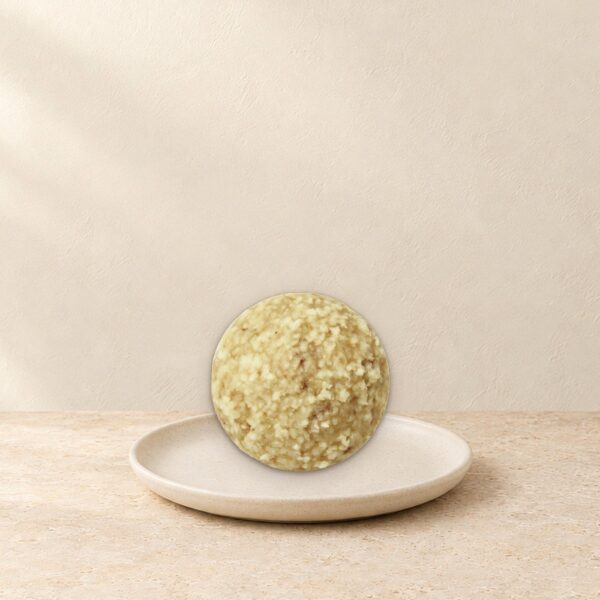 Date balls filled with peanut butter